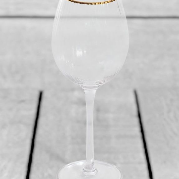 Set of 6 Traditional Wine Glasses with Gold Rims