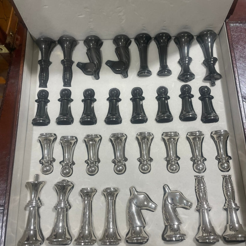Explorer Handcrafted Leather Chess Set – Cognac